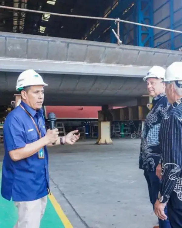 Heinen Hopman Indonesian shipyard tour.